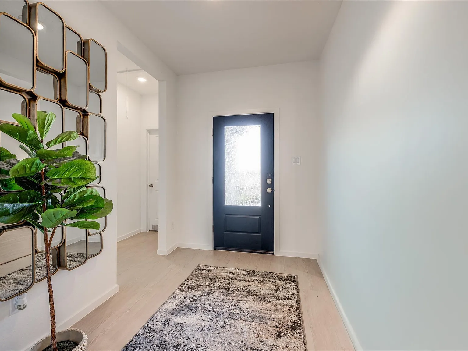 4 bed, 3.0 bath, 2226 sqft, $3,258 — Photo 3