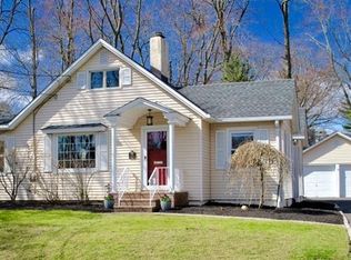 225 Evergreen Ct, Mountainside, NJ 07092