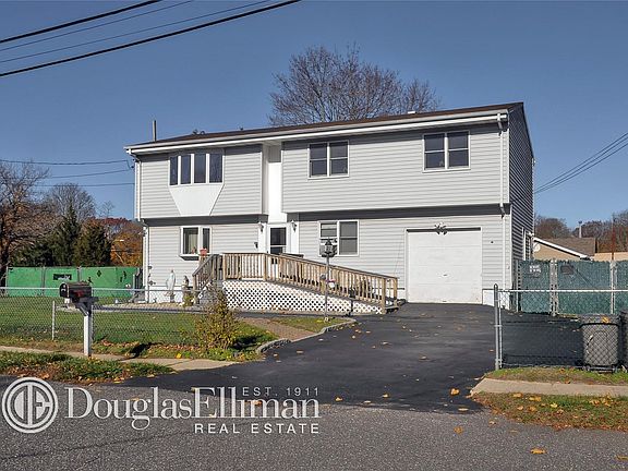 2nd image of 801 Erie St