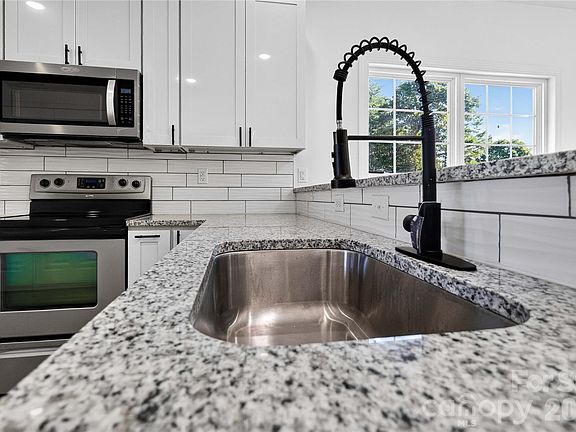 4th image of 2110 Pinnacle View Dr