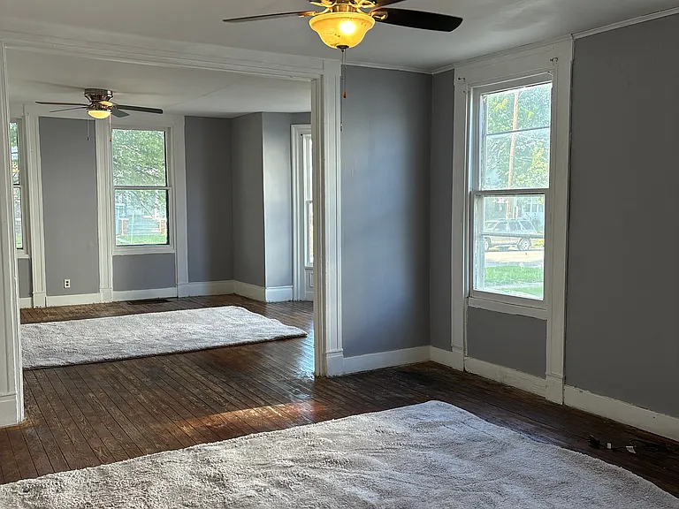 307 E Superior St — Photo 8