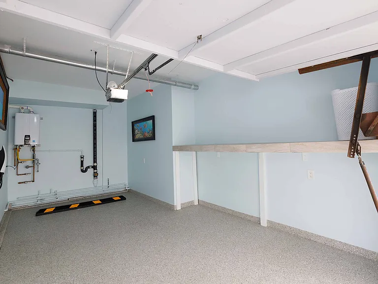 2221 Bayview Dr — Photo 25