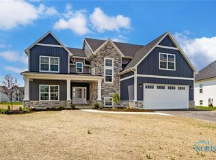 1038 Dwyer Dr, Perrysburg, OH 43551