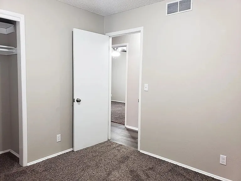 3118 S Chase Ave — Photo 8