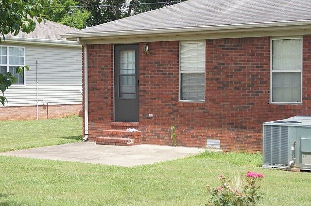 2nd image of 828 Brock Ave