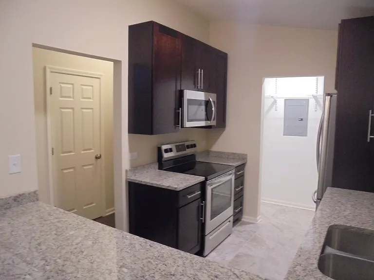 1334 Cunat Ct #2B — Photo 9
