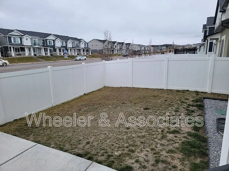3713 W Cold Pond Ave — Photo 7