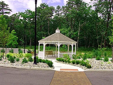 101 Veterans Blvd — Photo 10