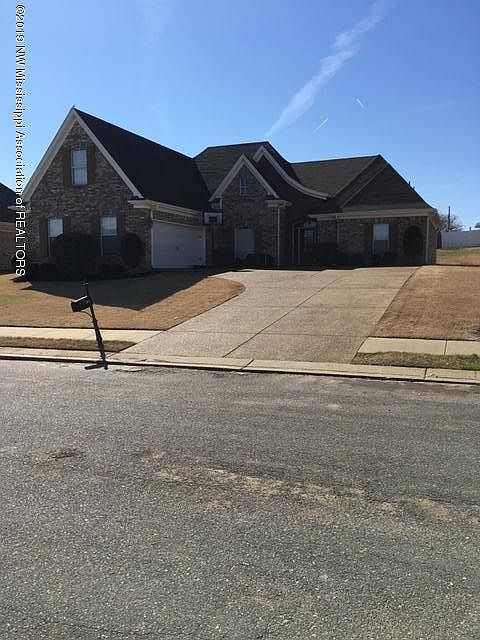 1st image of 4811 Spike Ln