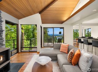 9222 SE 46th St, Mercer Island, WA 98040