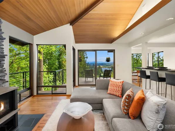 9222 SE 46th Street, Mercer Island, WA 98040