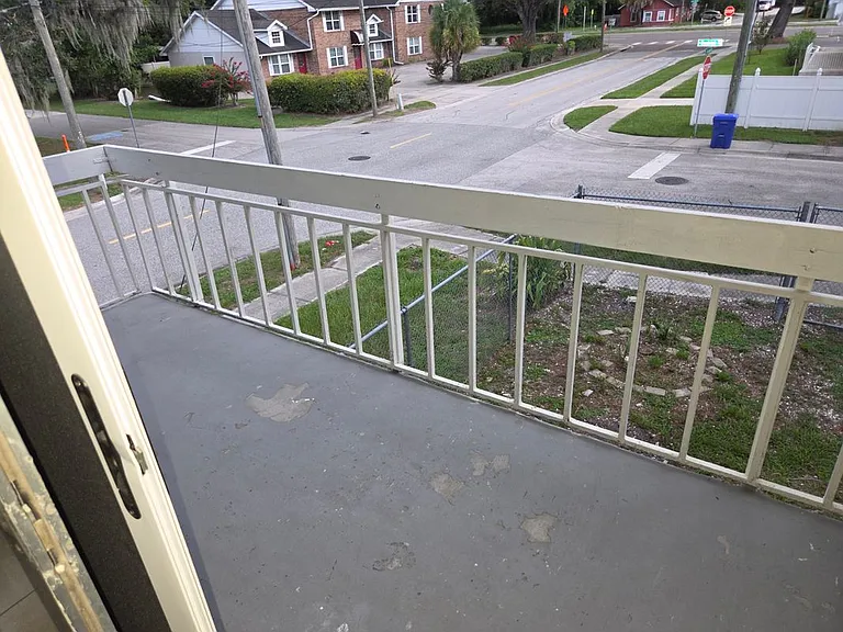 1033 W Sumner St — Photo 15