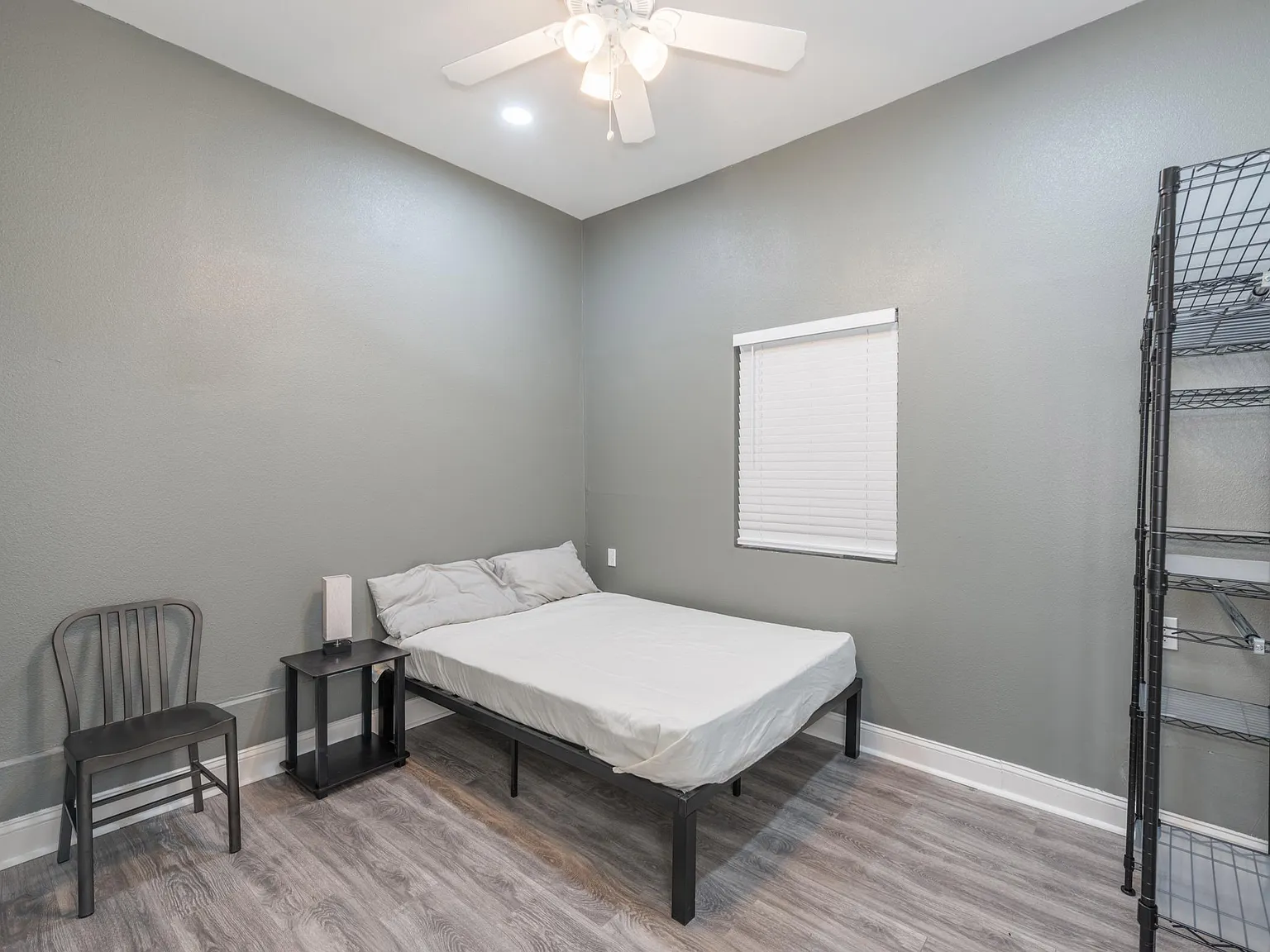 4 bed, 3.0 bath, 1543 sqft, $646 — Photo 2