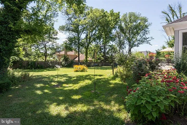 10 bed, 8.5 bath, 12000 sqft, $12,500 — Photo 4
