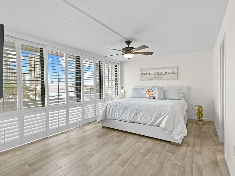 4200 N Ocean Dr #1 — Photo 49