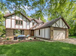 6105 Hidden Oak Ct, Crystal Lake, IL 60012