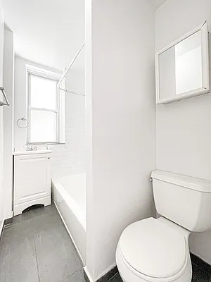 Rented by Urban Real Estate Property Group Inc | media 5