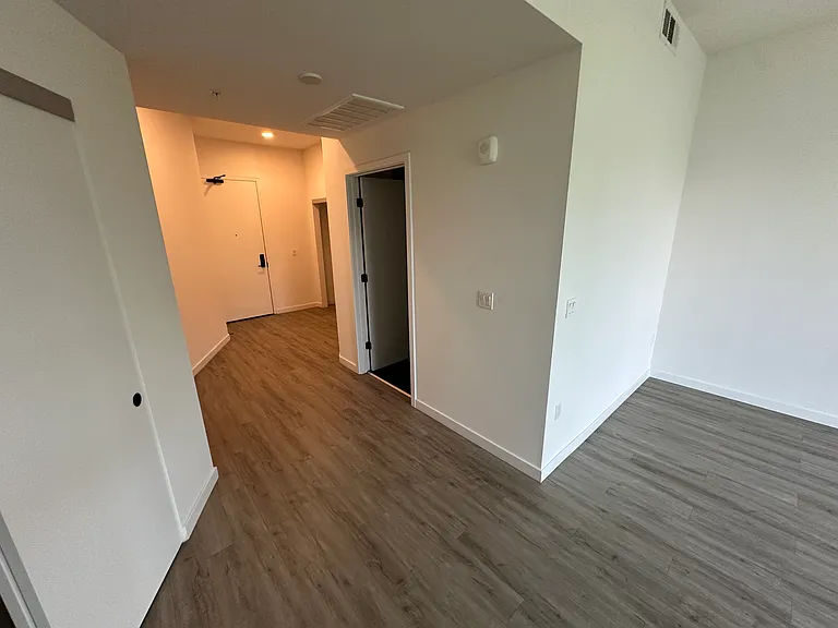 1100 W Temple St — Photo 18