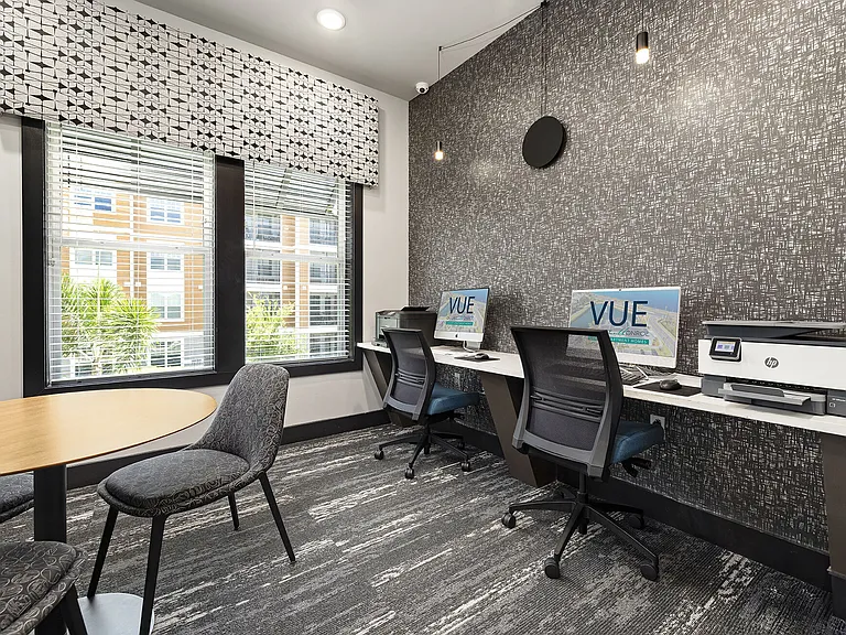 Vue on Lake Monroe — Photo 28