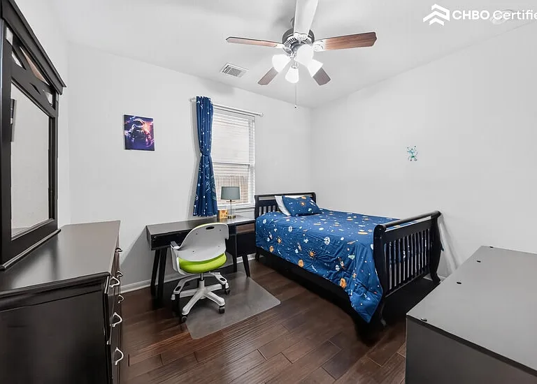 3rd bedroom, includes a full-size bed