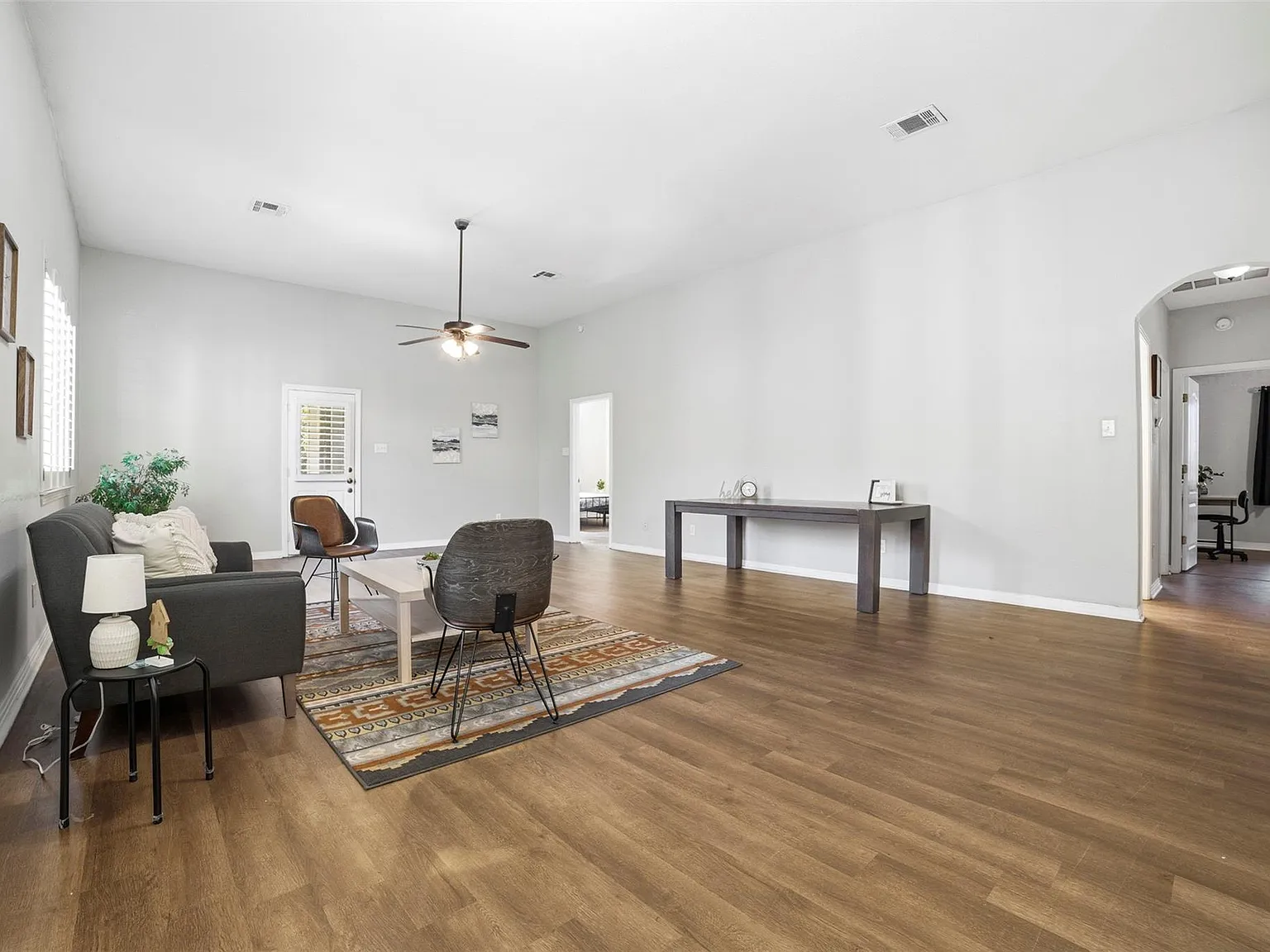 3 bed, 2.0 bath, 1877 sqft, $2,250 — Photo 1