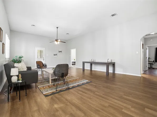 409 E Austin Ave, Round Rock, TX 78664