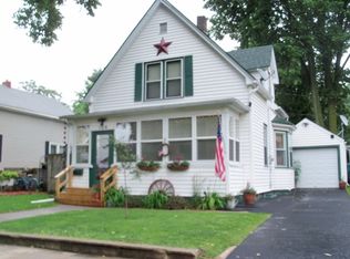 104 N 10th St, Pekin, IL