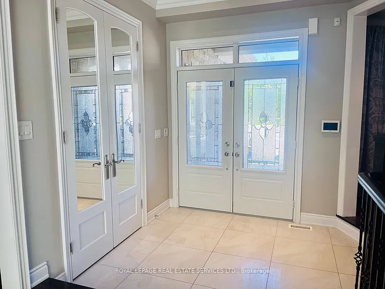 2366 Chateau Cmn — Photo 4