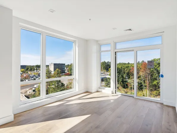 1 Wyeth Way #407, Falmouth, ME 04105