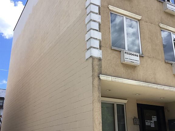 3rd image of 3059 38th St