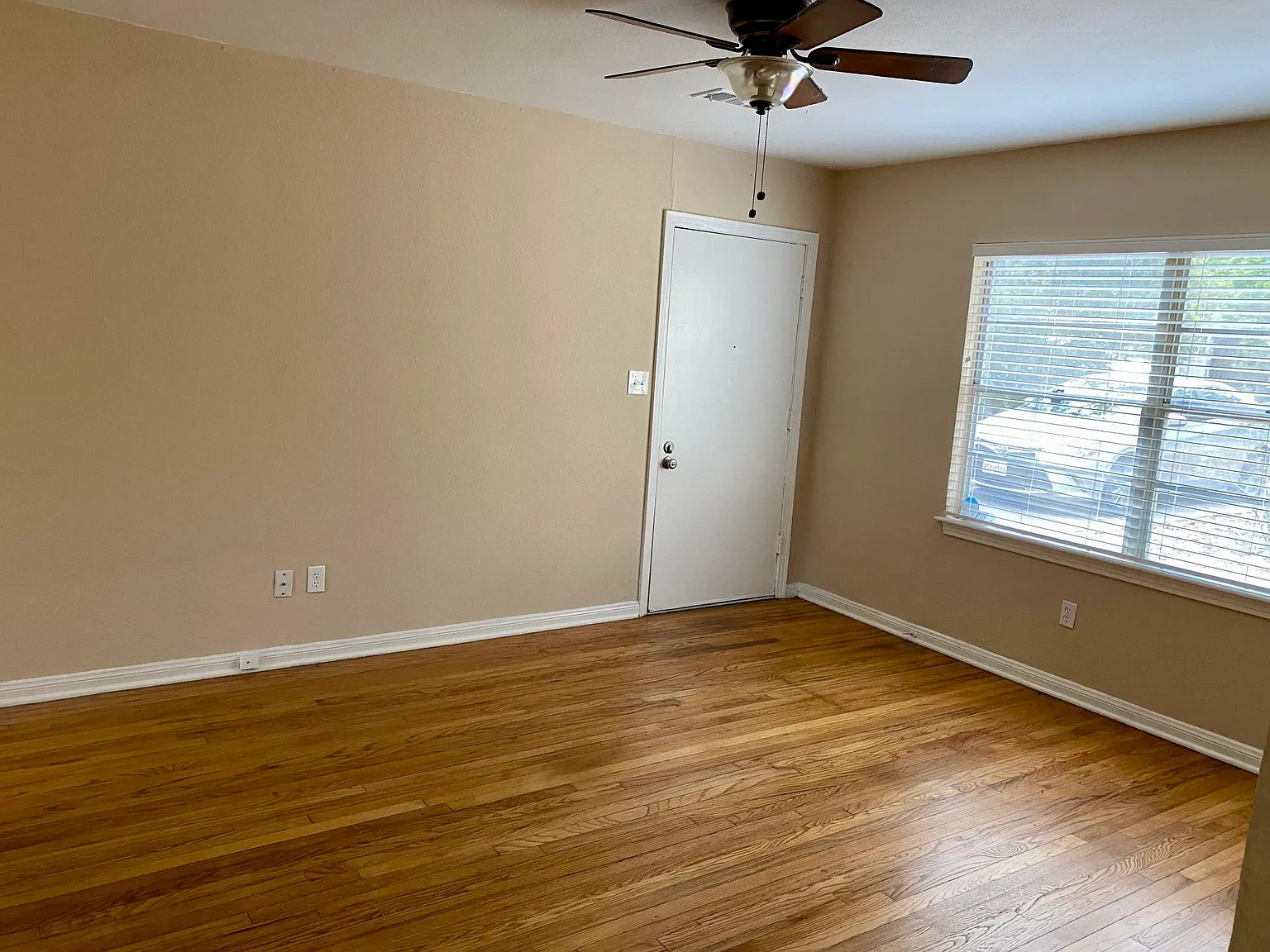 3 bed, 840 sqft, $1,475 — Photo 4