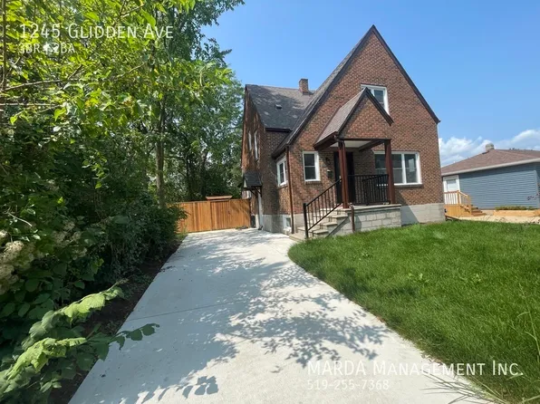 1245 Glidden Ave, Windsor, ON N8S 2P2