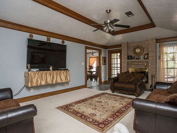 4th image of 9690 Meadowick Dr