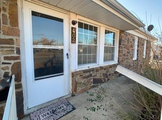 402 Babb Dr, Midwest City, OK 73110