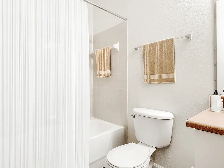 Westchester Apartments — Photo 31