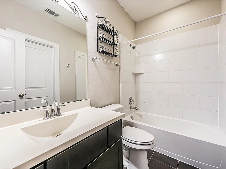 1812 Dennis St — Photo 6