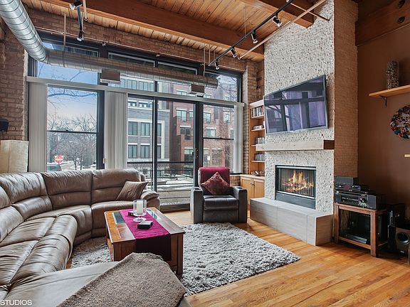 3rd image of 2300 W Wabansia Ave APT 106