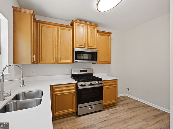 5th image of 6065 Hemperly Rd