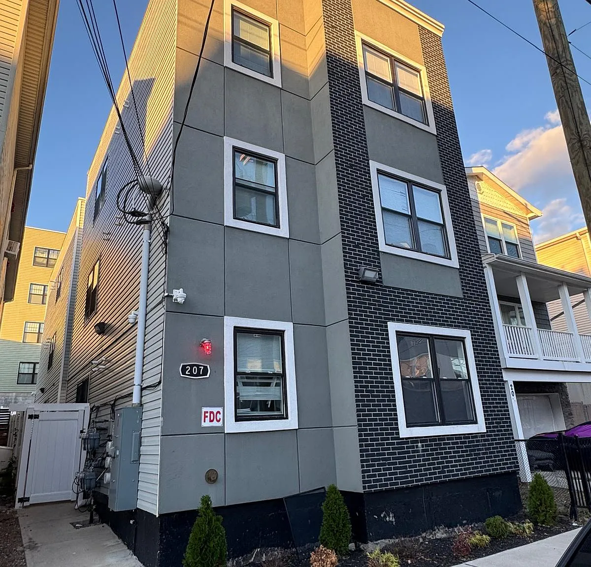 207 Governor St — Photo 1