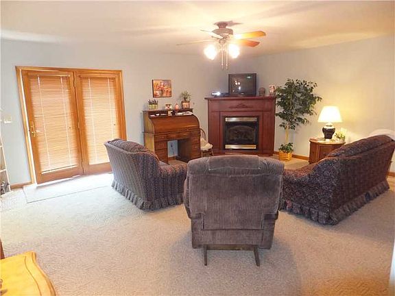 3rd image of 542 N Lisa Ln