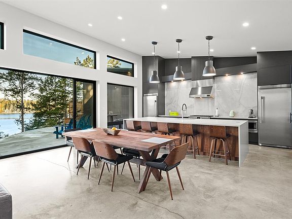 5th image of 6550 E Sooke Rd #A