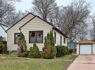 21 N Frolic Ave, Waukegan, IL 60085