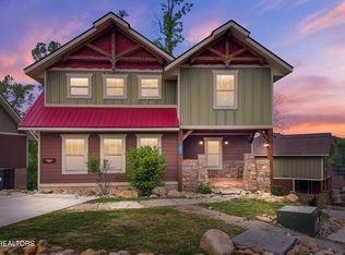 906 Whittlers Way, Gatlinburg, TN 37738