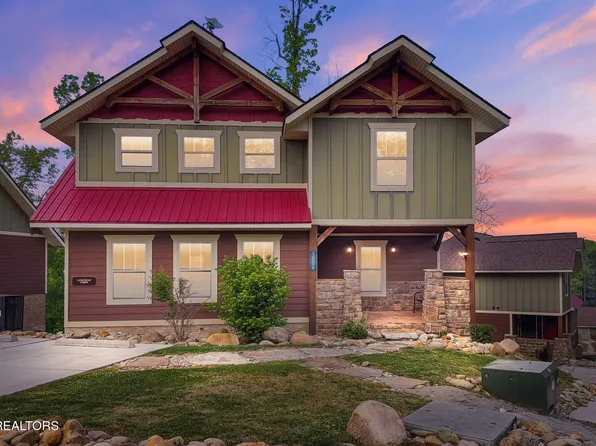 906 Whittlers Way, Gatlinburg, TN 37738