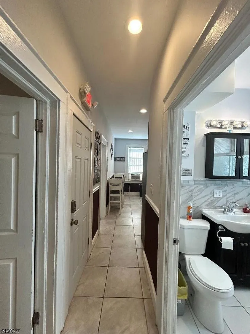 142 Mapes Ave — Photo 4