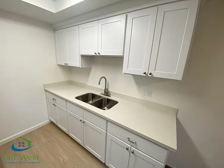 315 Bellerose Dr #1-4 — Photo 9