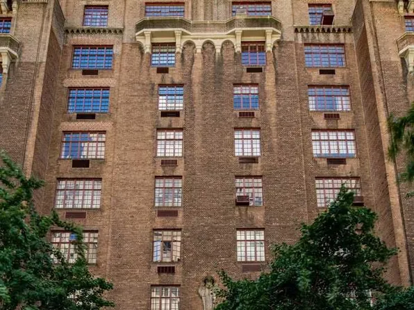 115 East 67th Street image 19 of 20