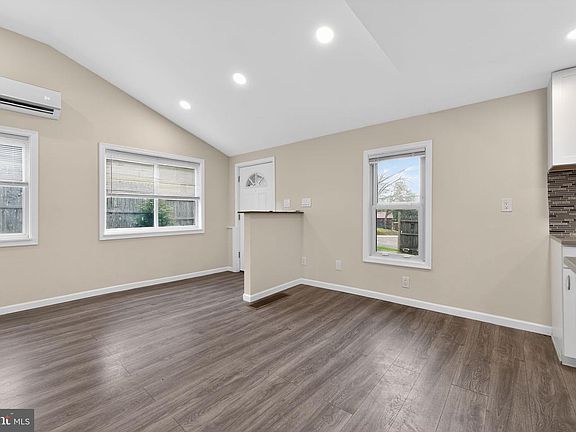 3rd image of 617 Bittinger Rd