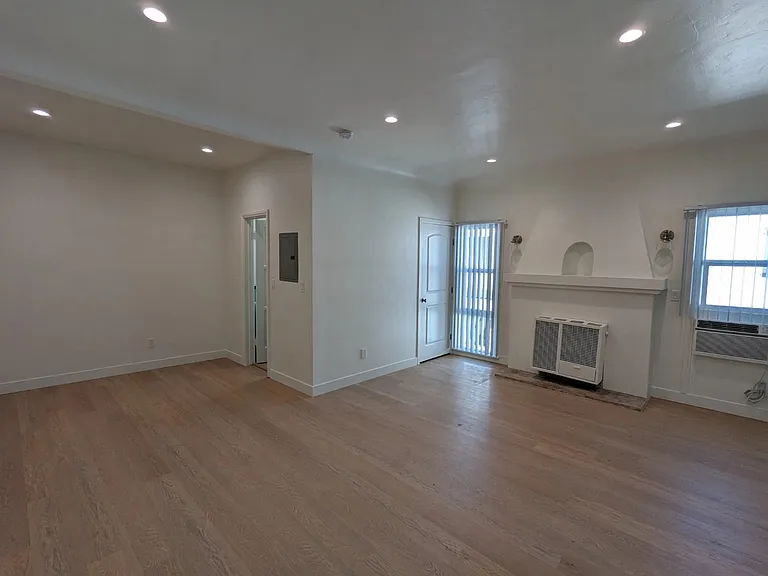559 N Normandie Ave #203 — Photo 6