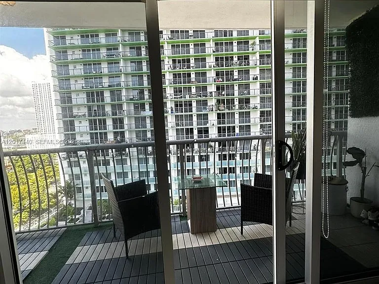 1750 N Bayshore Dr #1609 — Photo 9